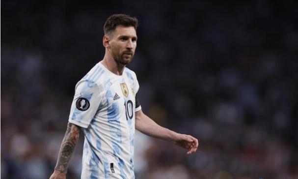 王家卫是怎样的导演？刘嘉玲、何赛飞各有看法